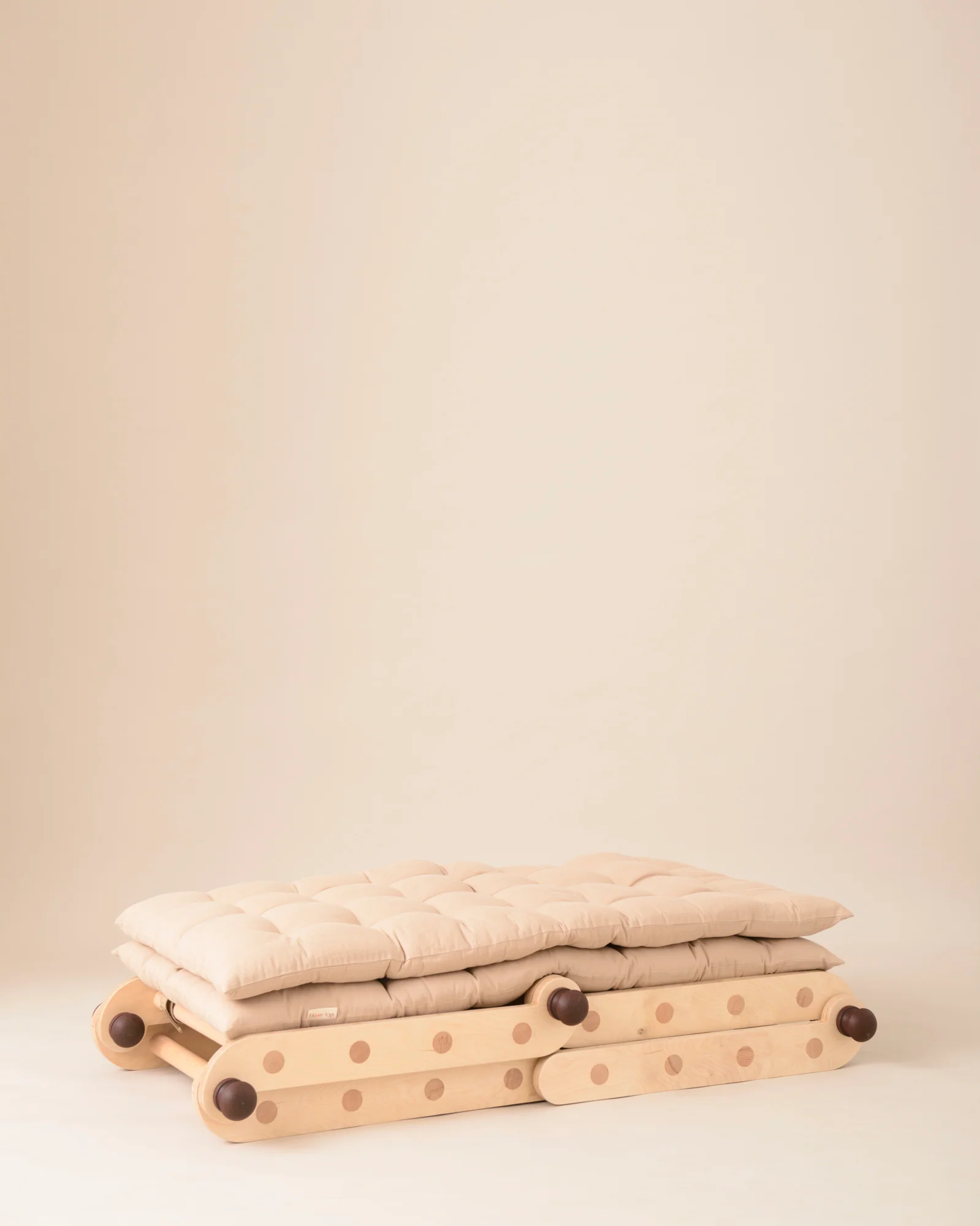 Cushion attachment for Transformable Pikler Triangle - Image 15