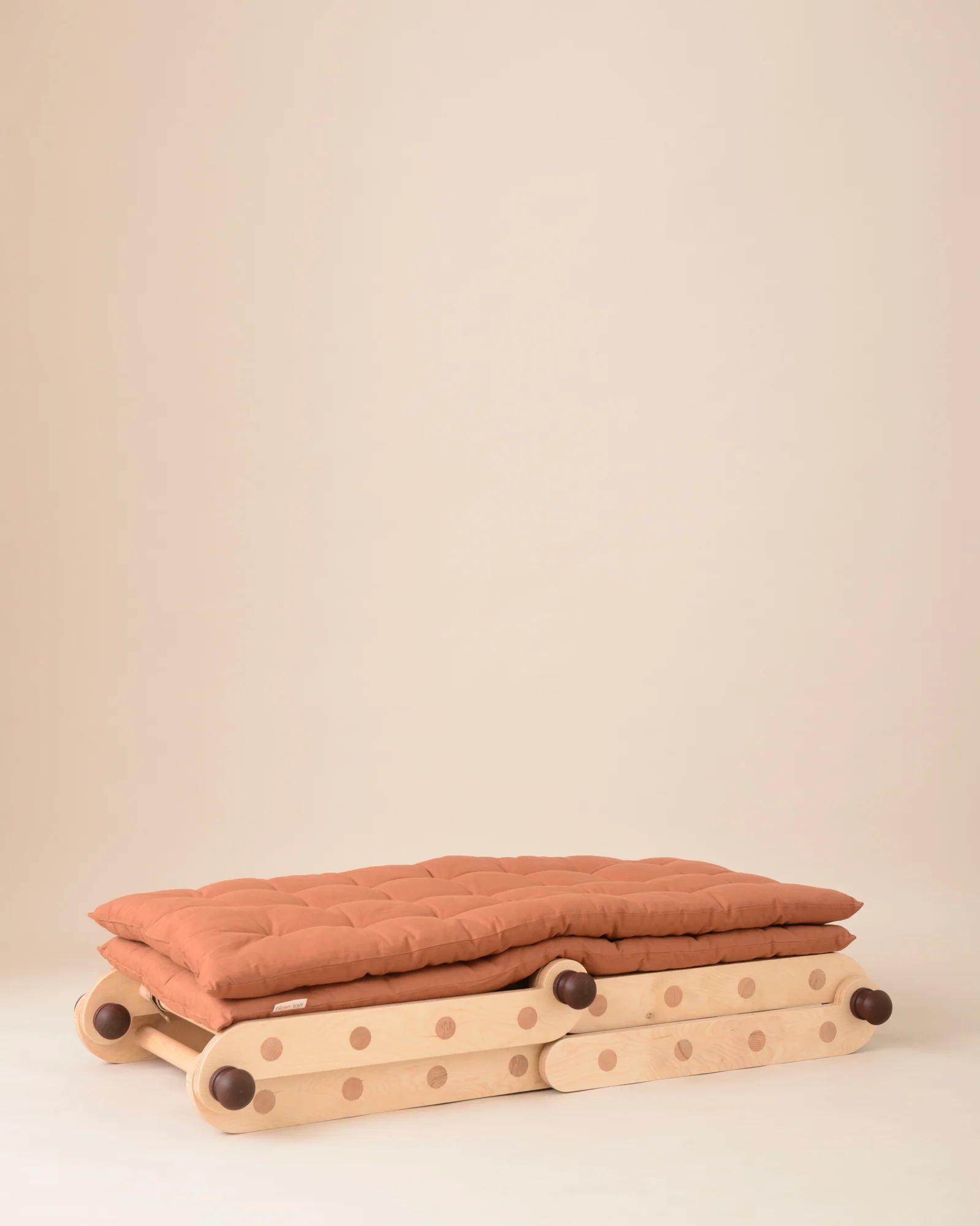 Cushion attachment for Transformable Pikler Triangle - Image 16