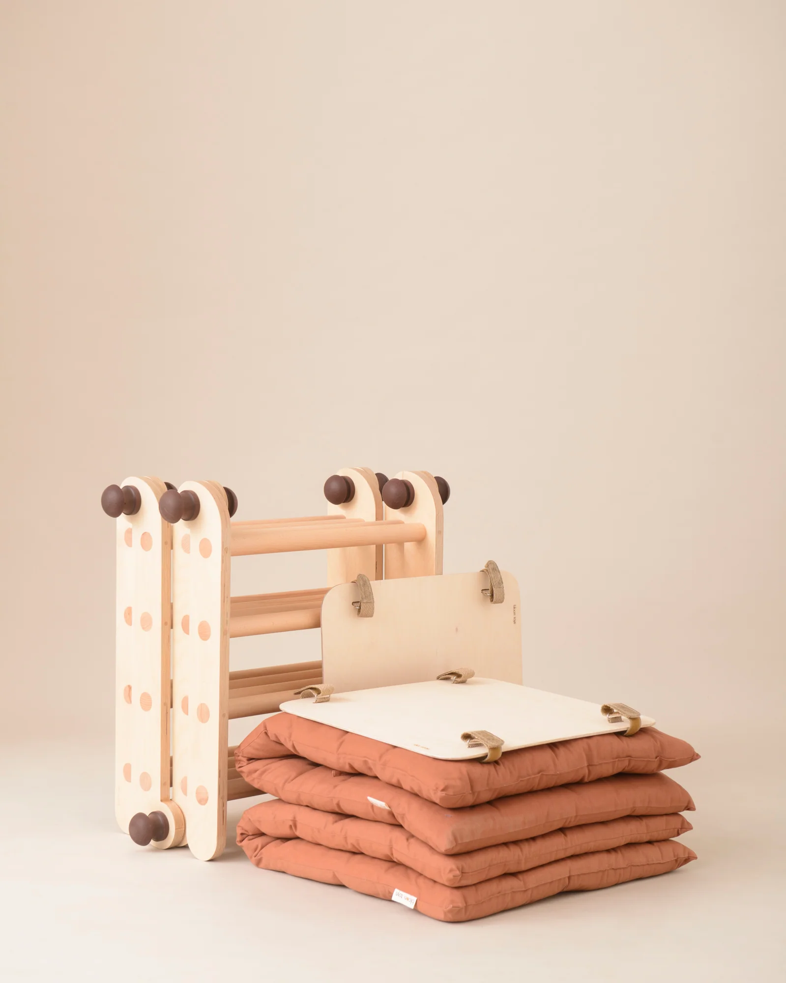 Cushion attachment for Transformable Pikler Triangle - Image 17