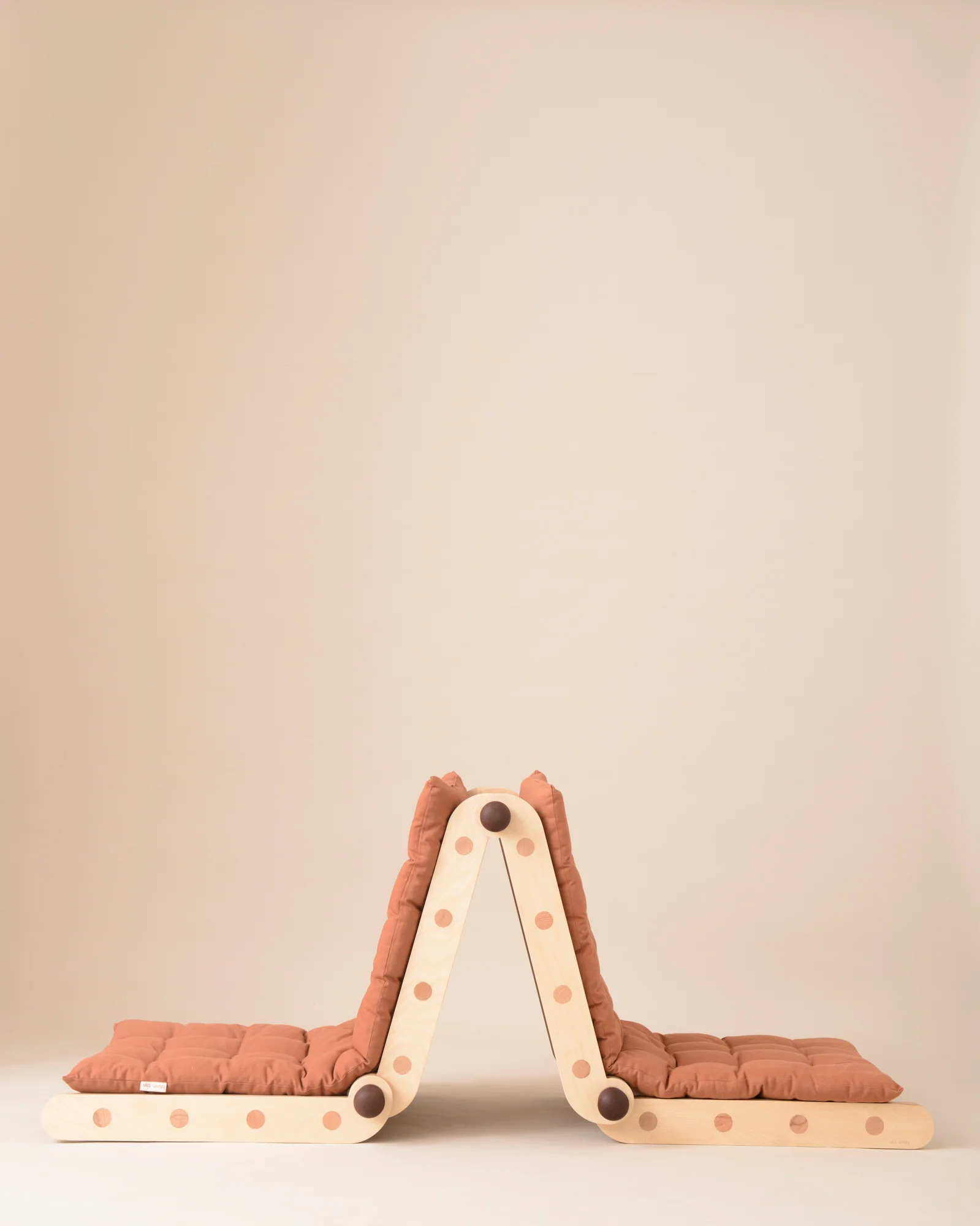 Cushion attachment for Transformable Pikler Triangle - Image 4