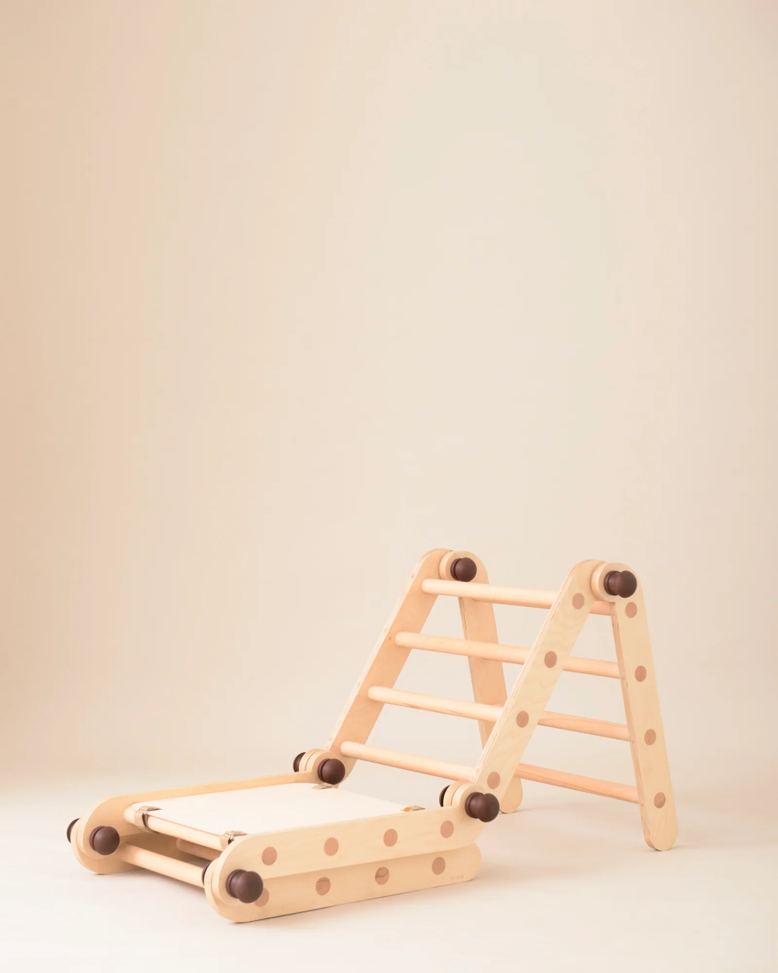 Cushion attachment for Transformable Pikler Triangle - Image 9