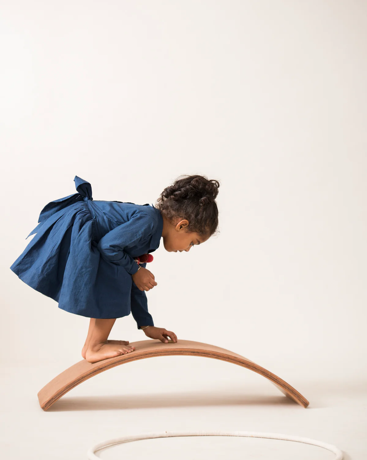 Curvy board 2.0 (Cork-Lined Balance Board in Light Indigo) - Image 4