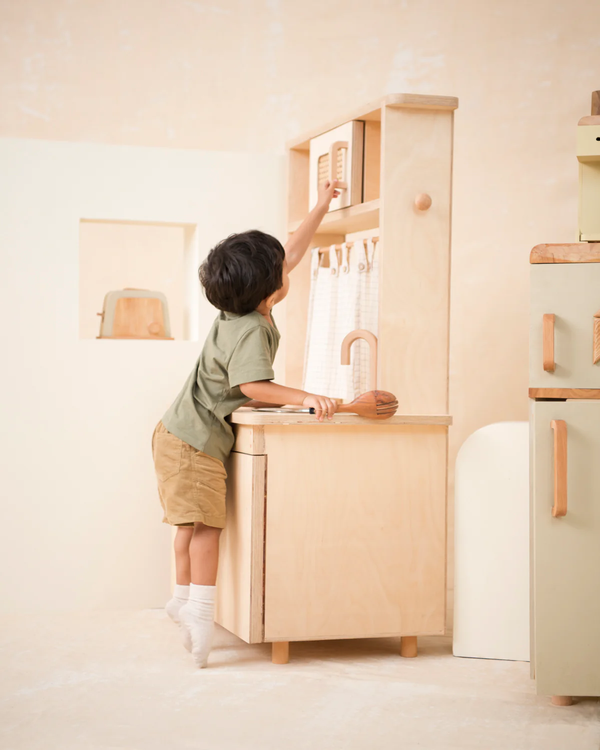 Wooden Kitchen Set for Pretend Play - Image 3